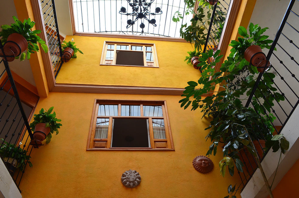 Hotel Posada Camelinas Patzcuaro Exterior photo