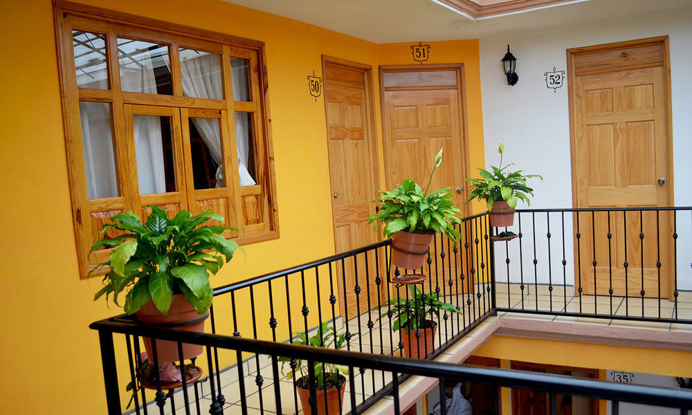 Hotel Posada Camelinas Patzcuaro Exterior photo